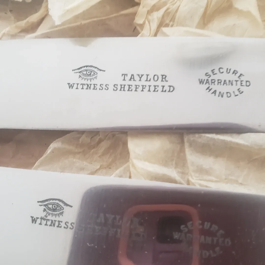 Heirloom Silverware Set in Wooden Case image indicator(9)