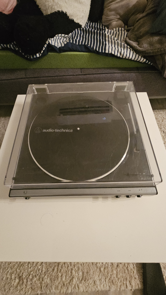 Audio-Technica Turntable AT-LP60x no power cable - photo 2
