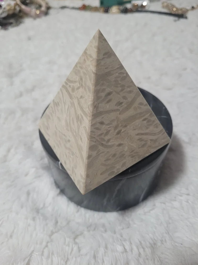 Stone Pyramid Decor (3 of them as a bundle) image indicator(6)