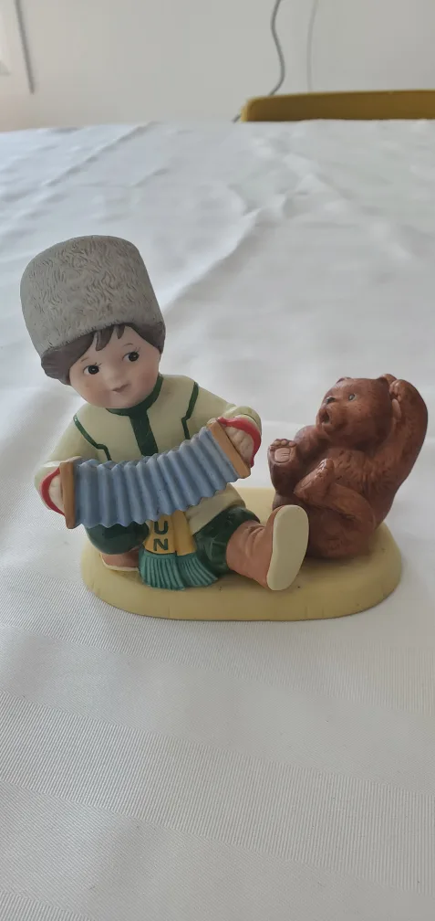 Franklin Porcelain U.N. Children Figurine thumbnail