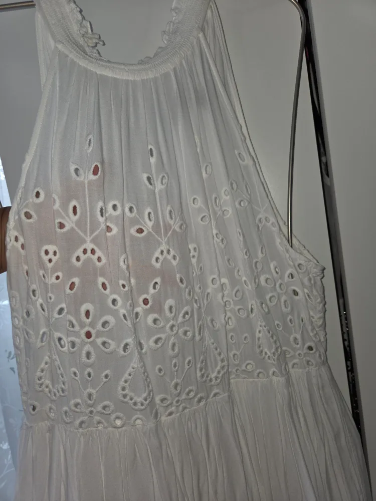 White Eyelet Dress image indicator(2)