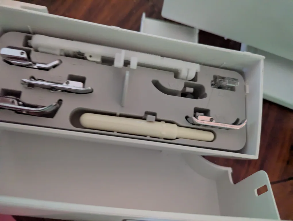 🇨🇦Brother CP2410 Sewing Machine image indicator(8)