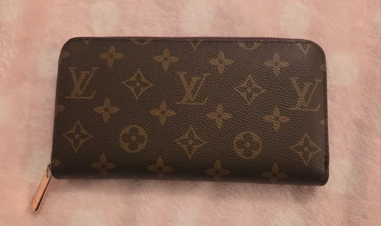 LV Zippy Wallet thumbnail