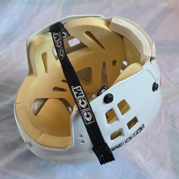 CCM Junior HT1 Ice Hockey Helmet image indicator(6)
