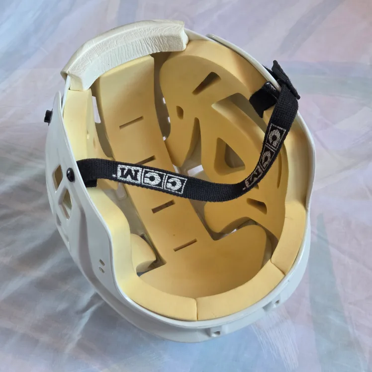 CCM Junior HT1 Ice Hockey Helmet image indicator(7)