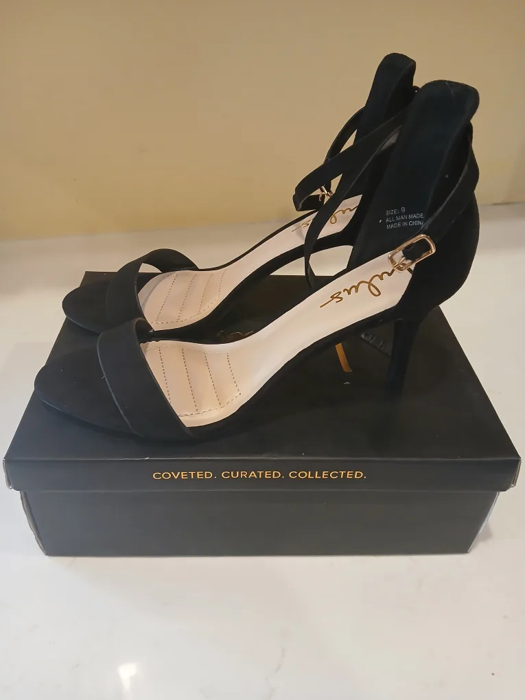 Lulus Black Heels - Size 9 image indicator(2)