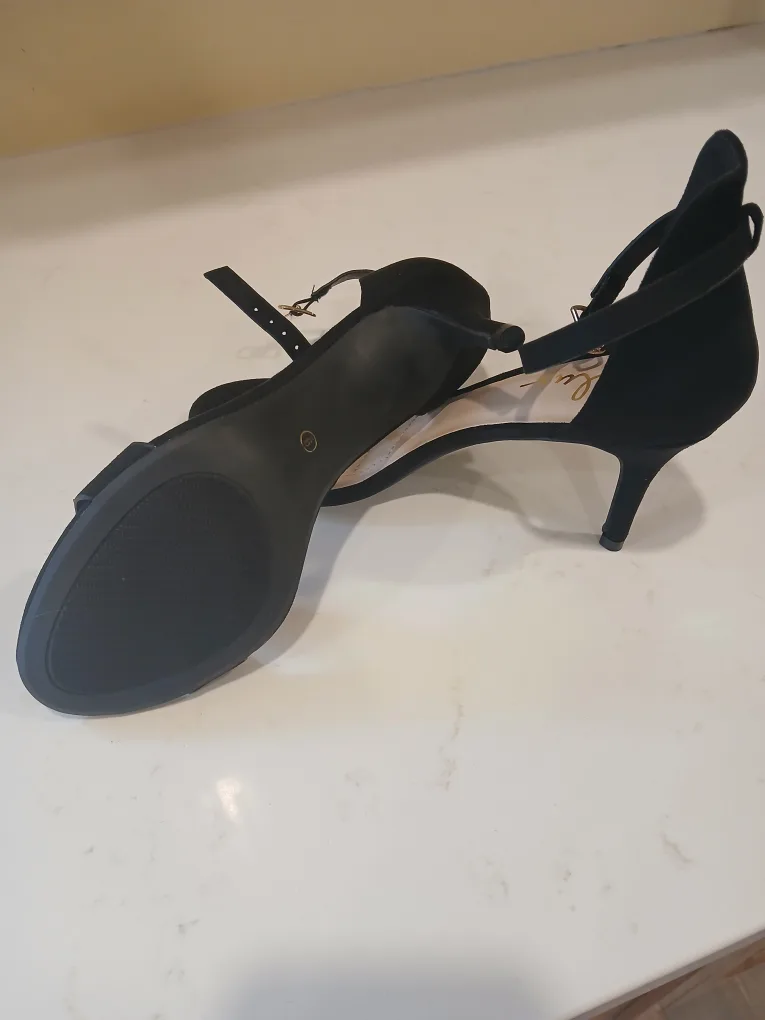 Lulus Black Heels - Size 9 image indicator(3)