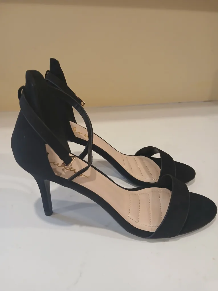 Lulus Black Heels - Size 9 image indicator(4)