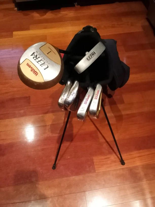 Junior Fila Golf Bag with Wilson Clubs image indicator(7)