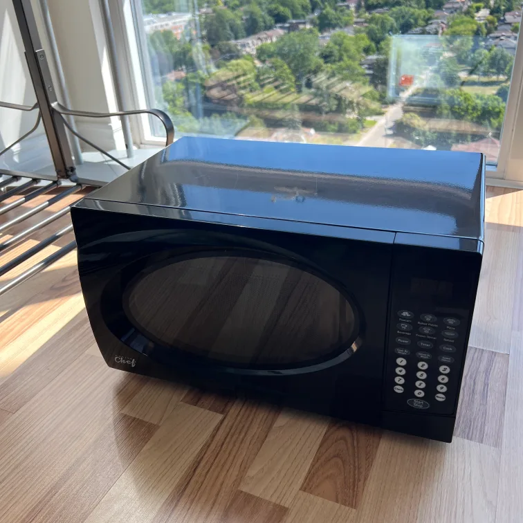 Master Chef Countertop Microwave - Black thumbnail
