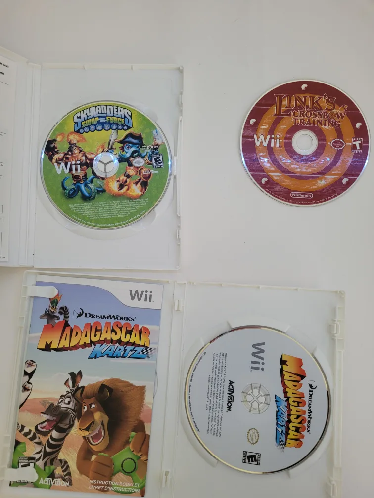 Wii Games: Skylanders, Madagascar Kartz, Link's Crossbow thumbnail