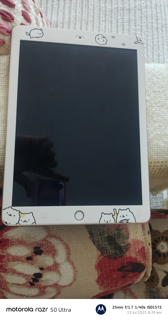 Apple iPad Gen 6 (Like New) - photo 3