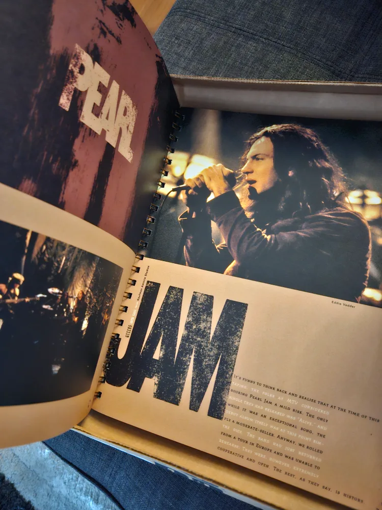 MTV Unplugged First Edition Hardcover Book Limited Edition MINT image indicator(4)