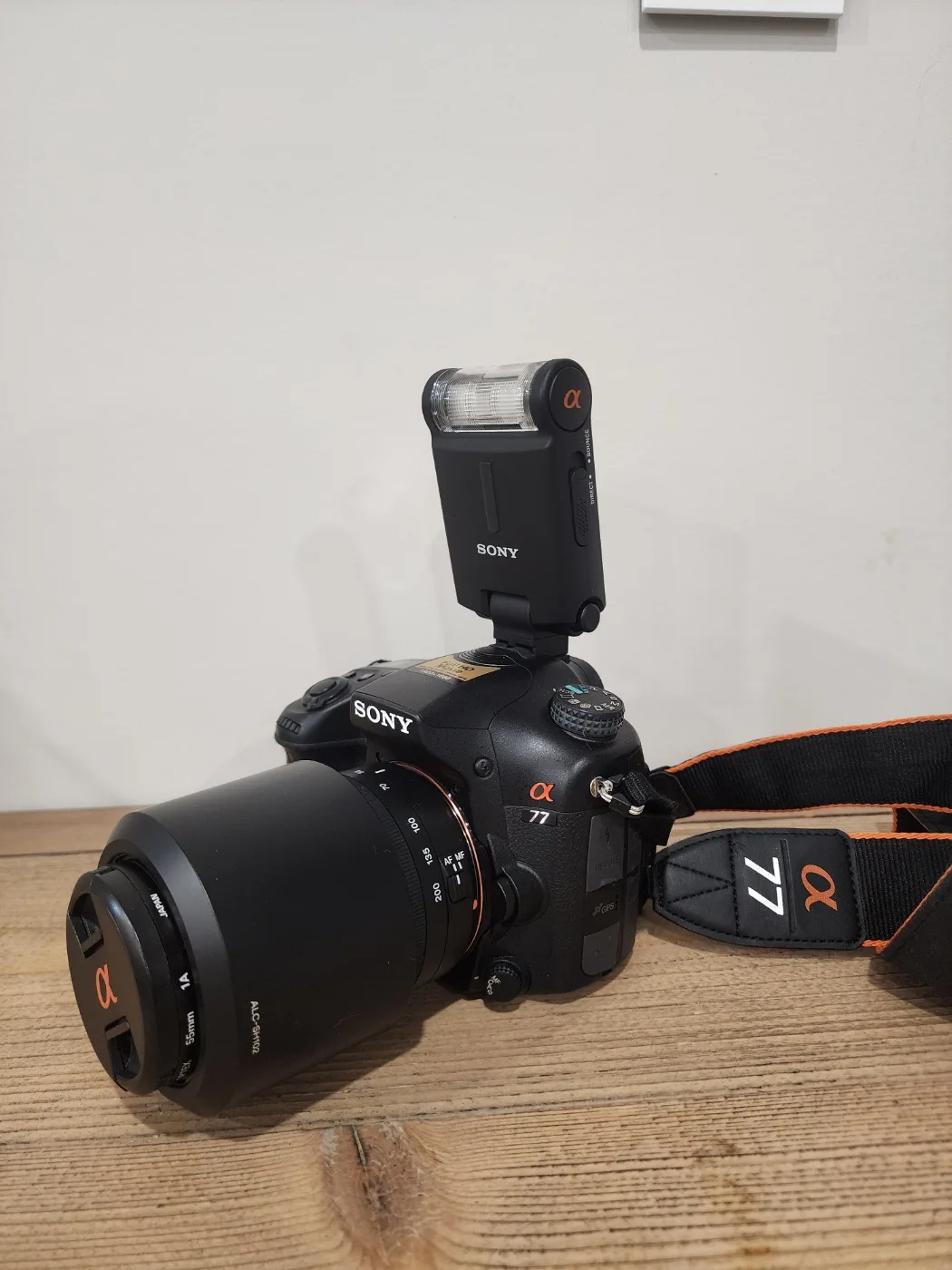 Sony Alpha A77 DSLR with Flash – Excellent Condition image indicator(2)