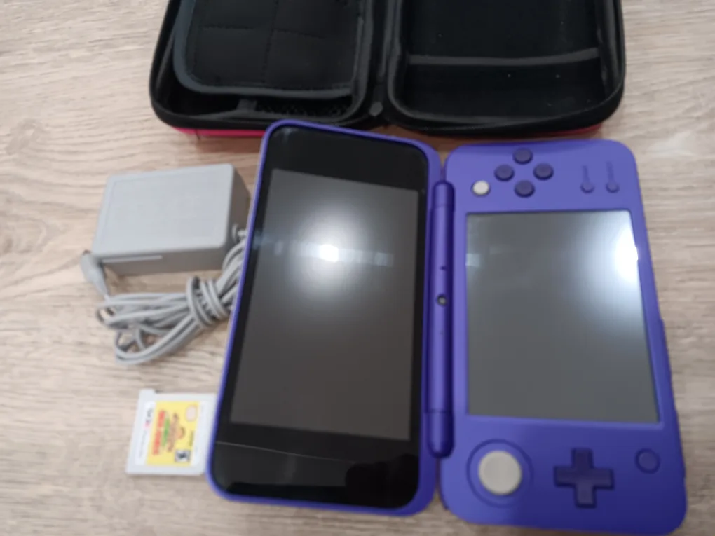 Nintendo 3DS Purple with Donkey Kong Game thumbnail