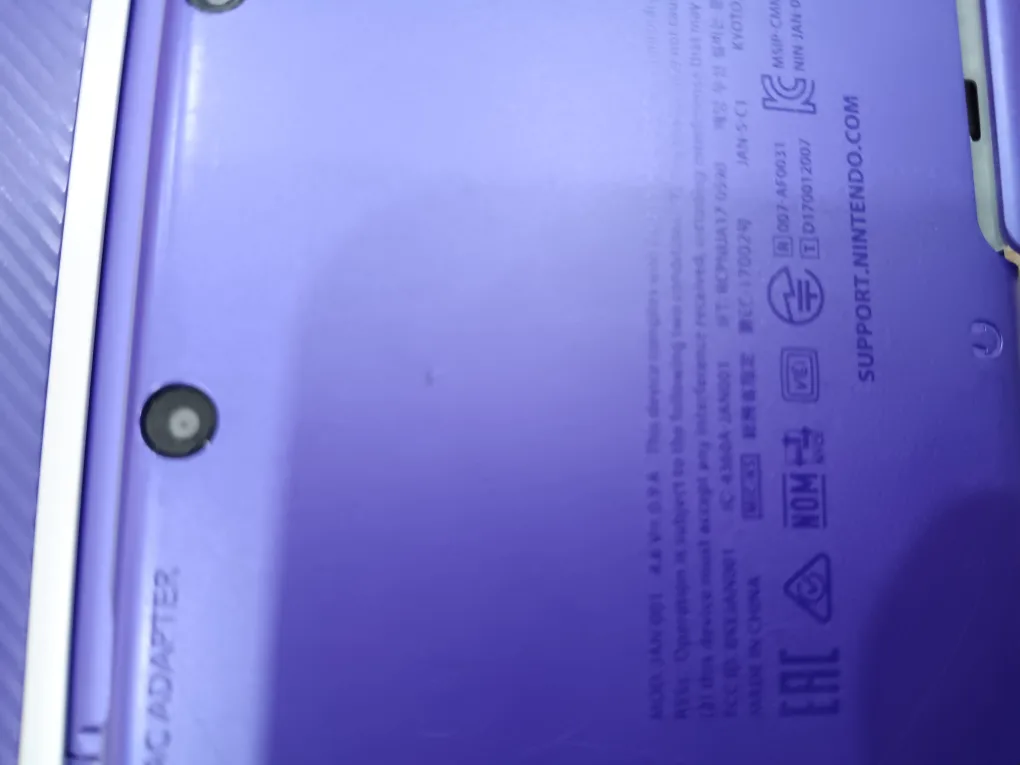 Nintendo 3DS Purple with Donkey Kong Game image indicator(3)