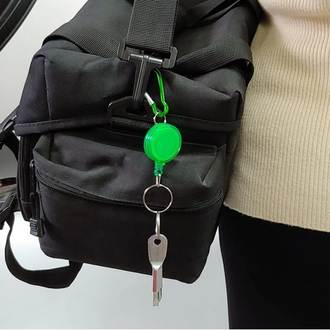 Retractable Badge Reel with Carabiner Clip image indicator(7)