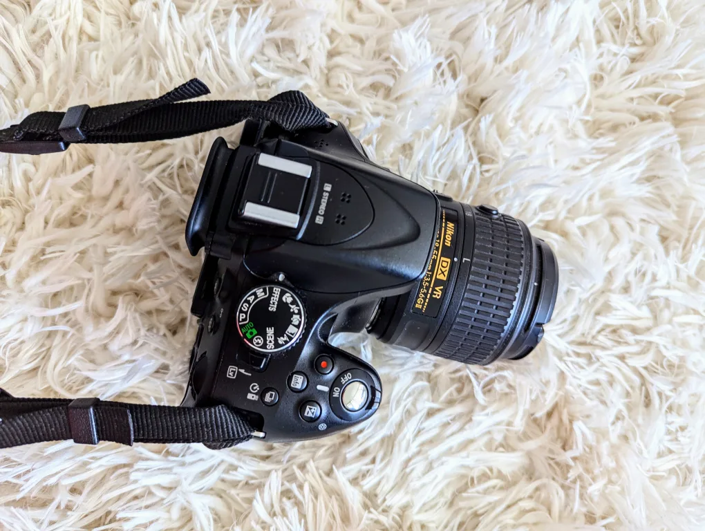 Nikon D5200 DSLR Camera thumbnail