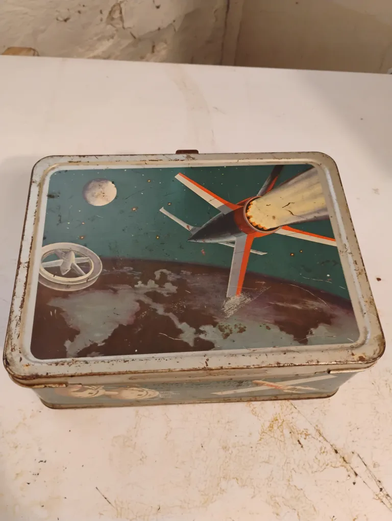 Vintage Thermos Brand Space Lunchbox thumbnail