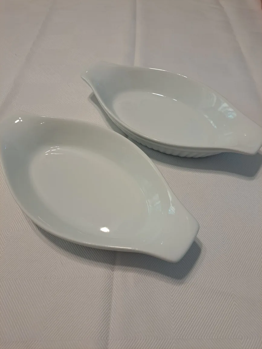 White Ceramic Serving Dishes (Set of 2) thumbnail