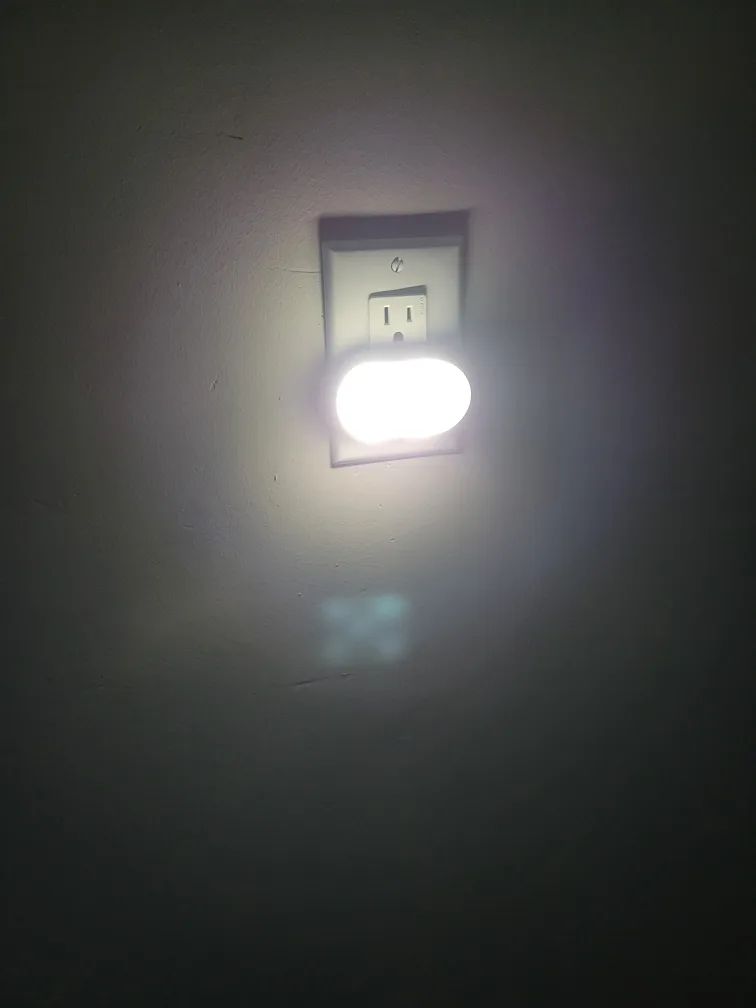 LED Night Light - Auto On/Off thumbnail