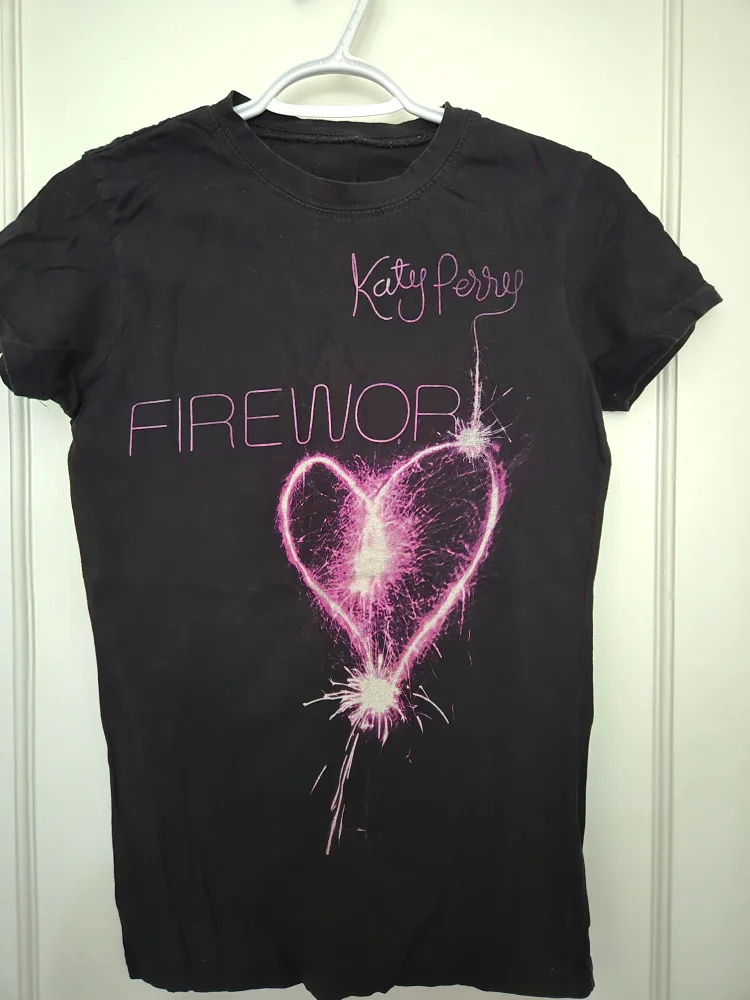 Katy Perry Teenage Dream Firework Pop Band T-Shirt image indicator(2)