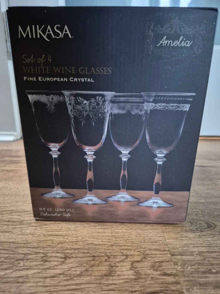 Mikasa Amelia Set of 4 White Wine Glasses - New in Box! thumbnail