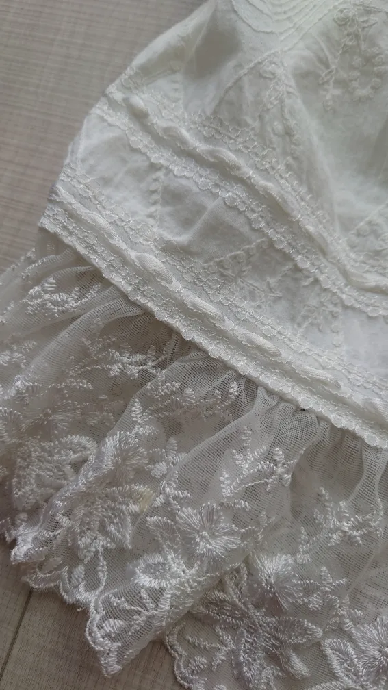 White Lace Cami Top image indicator(3)