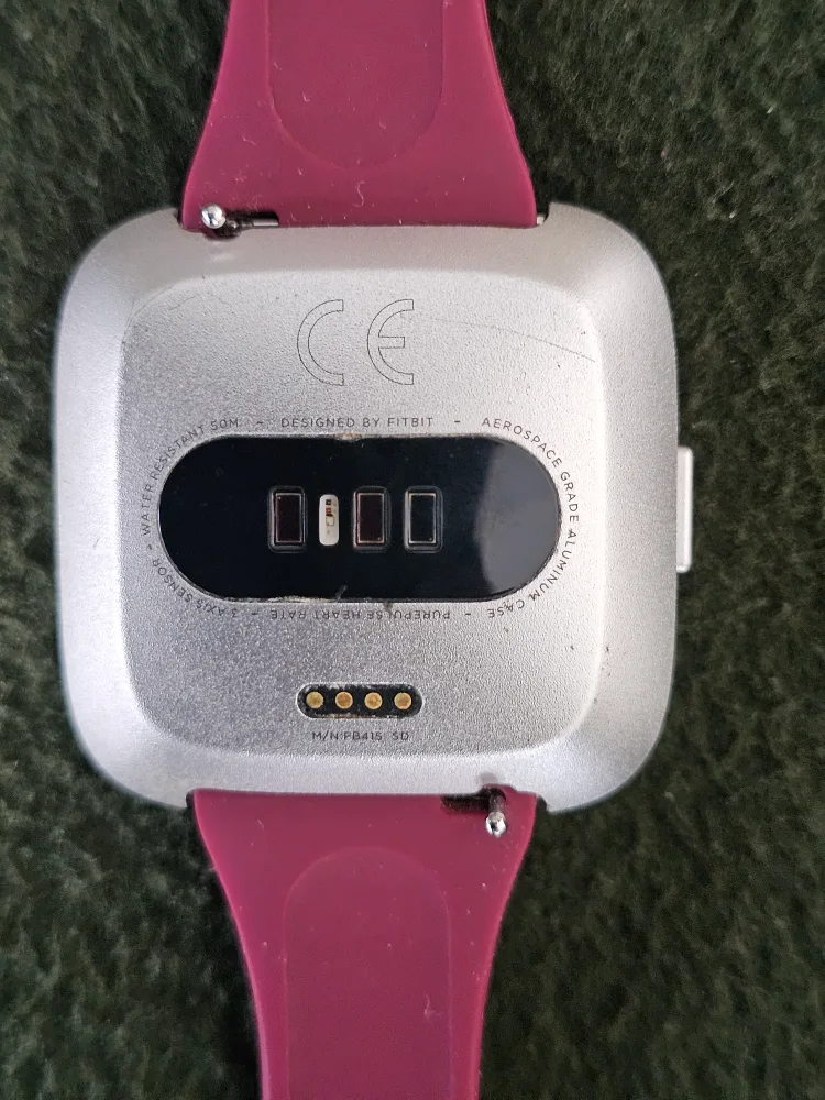 Fitbit Versa Smartwatches - Pink & Grey image indicator(3)
