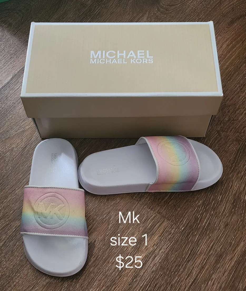 selection of girls' shoes image indicator(5)