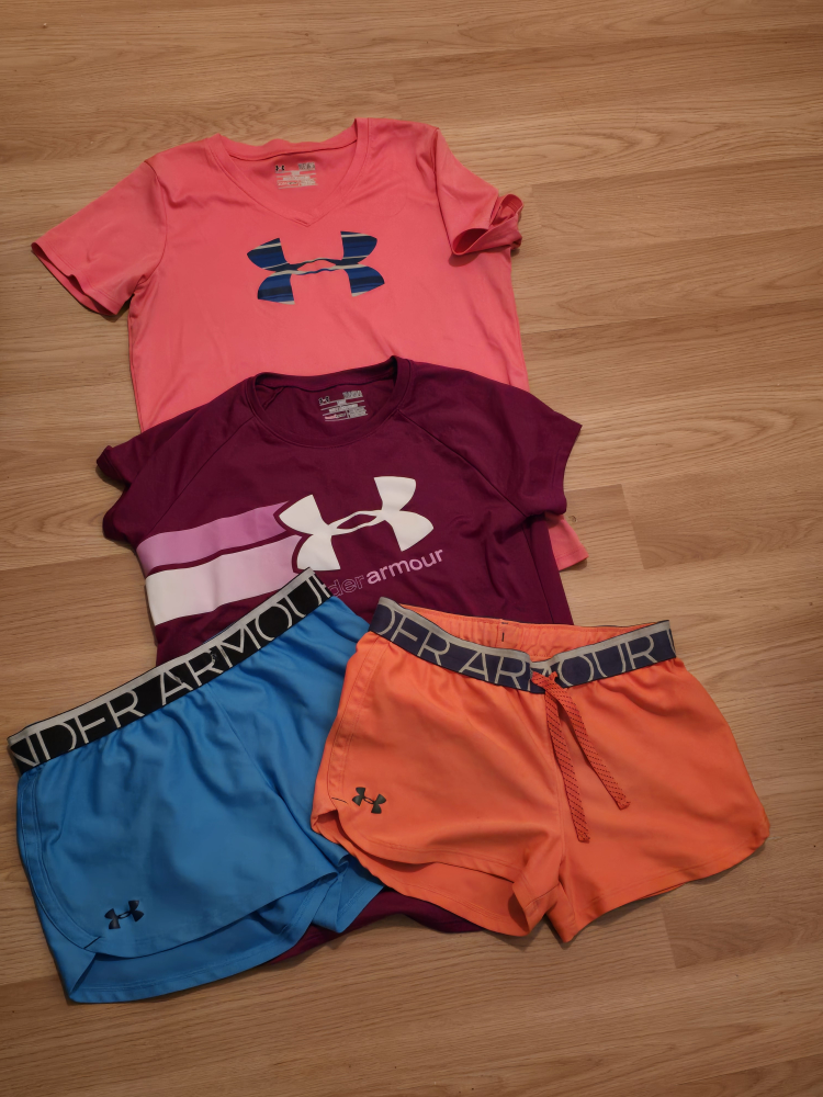 🍁Under Armour Shirts & Shorts Bundle