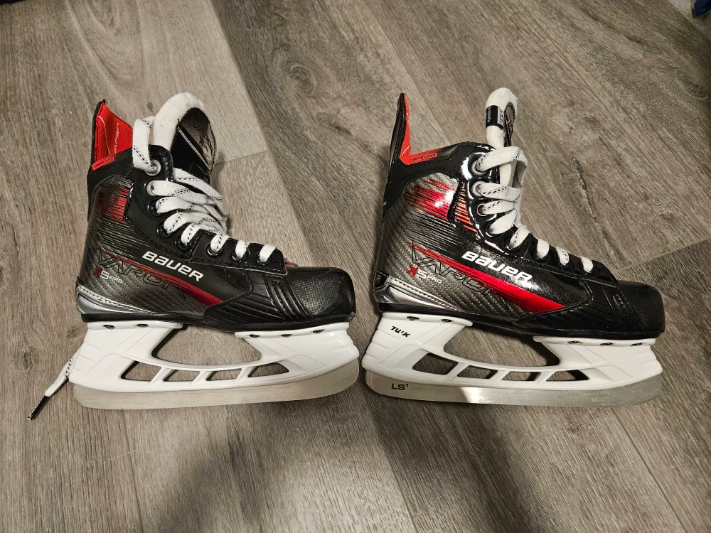Bauer Vapor X5 Pro Youth Ice Hockey Skates - Size 13.5 thumbnail
