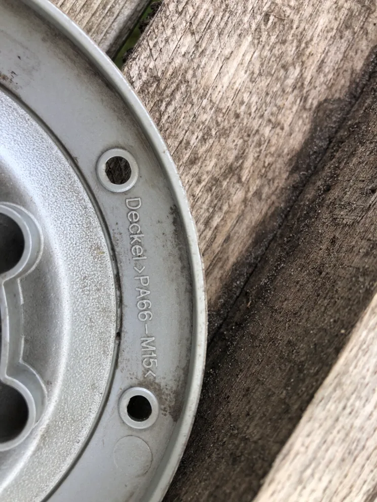 2006-2009 Volkswagen Golf Jetta Touran Center Hub cover caddies image indicator(8)