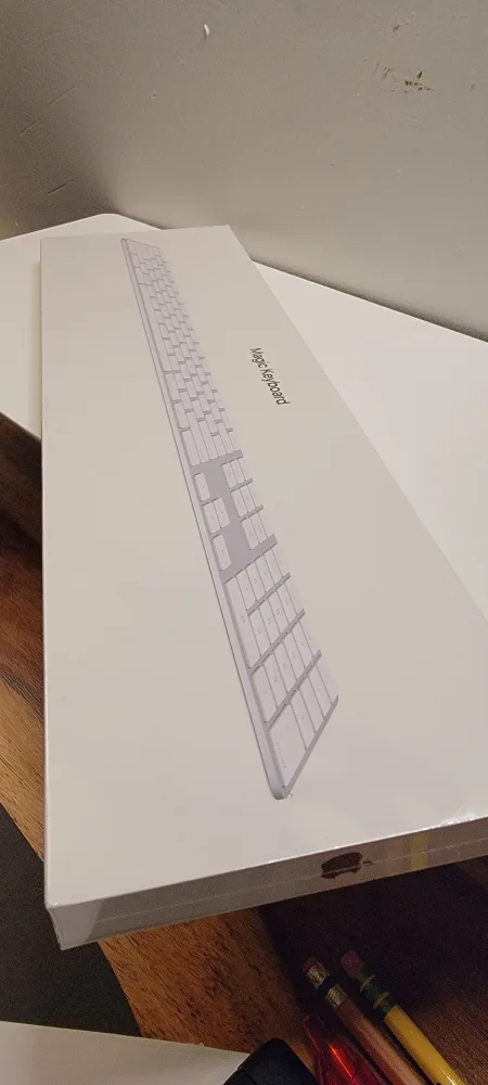 Apple Magic Keyboard -  New! thumbnail