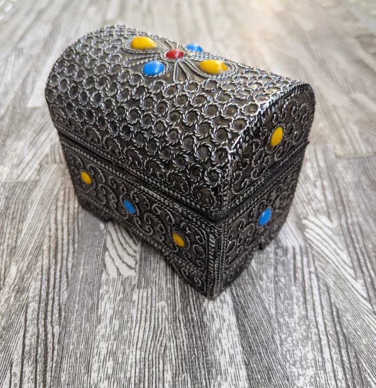 Decorative Silver Metal Trinket Box image indicator(3)