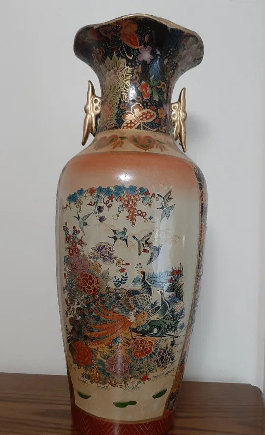Vintage Japanese Satsuma Style Vase image indicator(2)