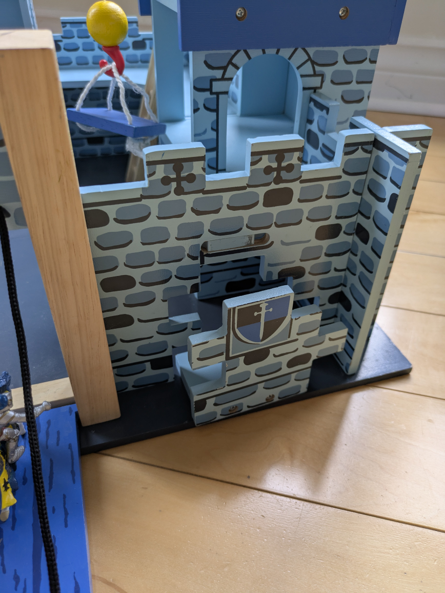 Wooden Excalibur Castle and siege tower playset - photo 5