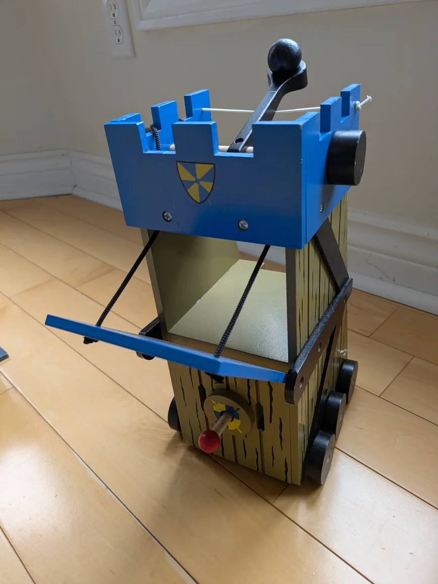 Wooden Excalibur Castle and siege tower playset image indicator(6)