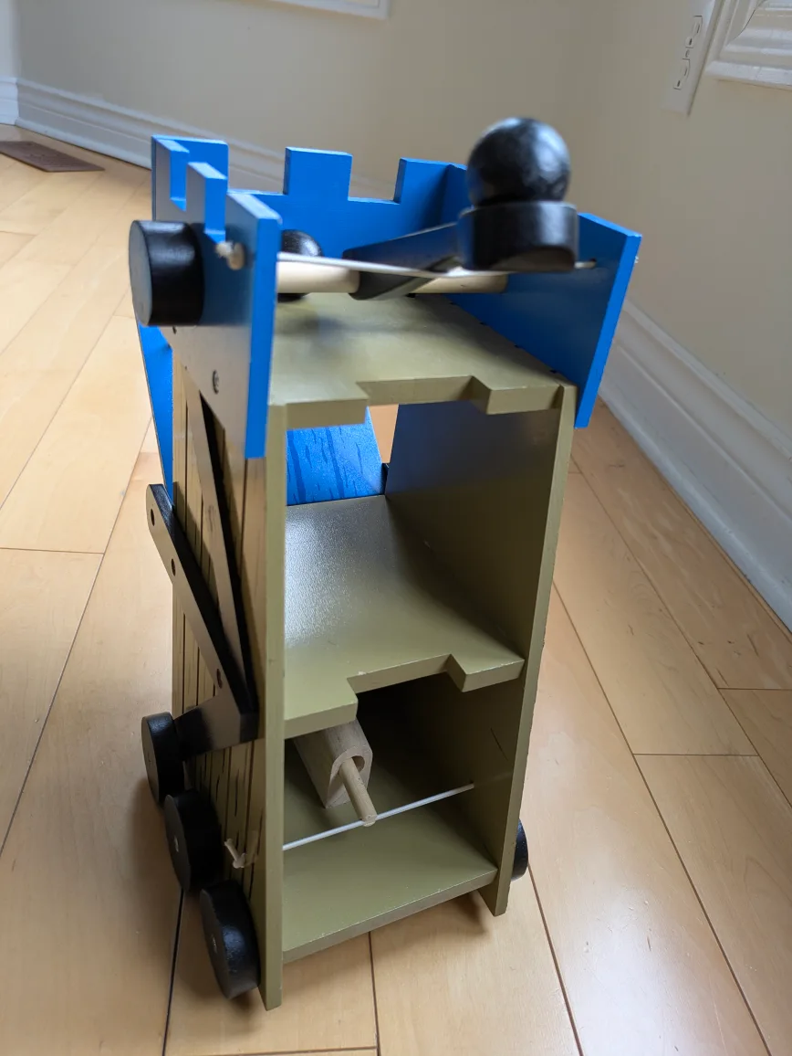 Wooden Excalibur Castle and siege tower playset image indicator(8)