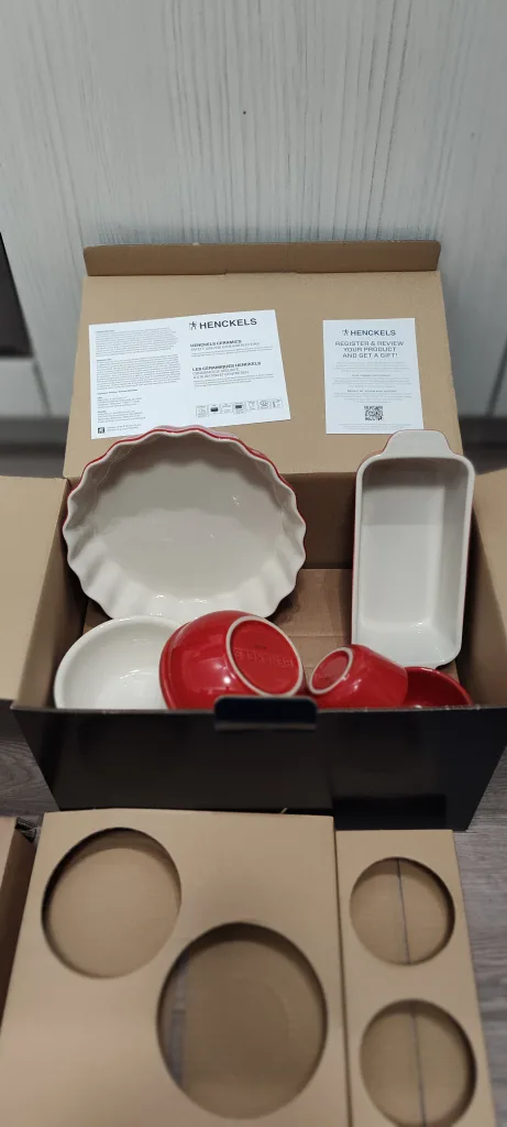 New Henckels 8-Piece Ceramic Bakeware Set image indicator(3)