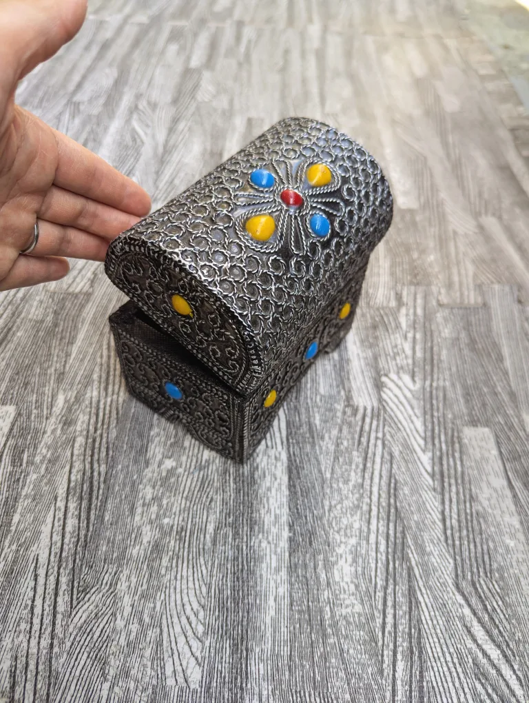 Decorative Silver Metal Trinket Box image indicator(2)