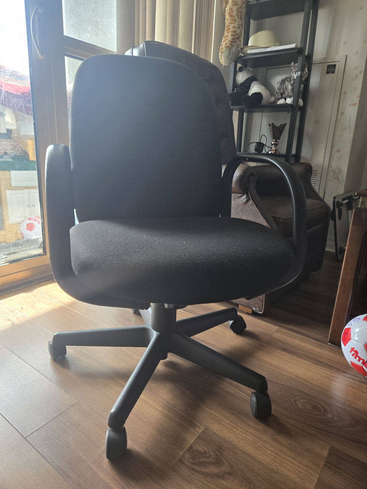Black Office Chair - photo 3