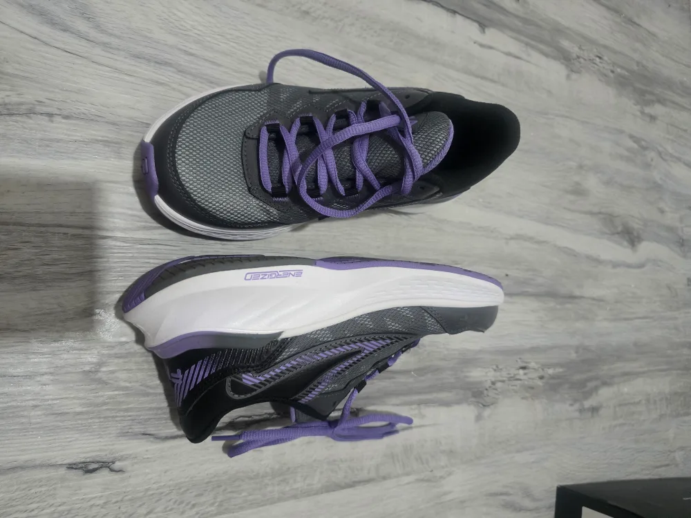 Fila Energized Women's Running Shoes - Size 7 image indicator(5)