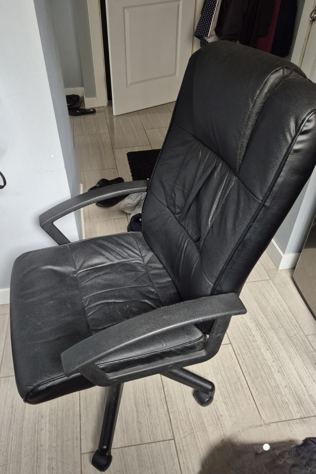 Black Leather Office Chair - photo 2