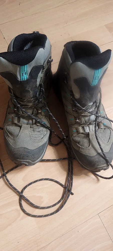 Salomon Hiking Boots - Women's Size 8 thumbnail