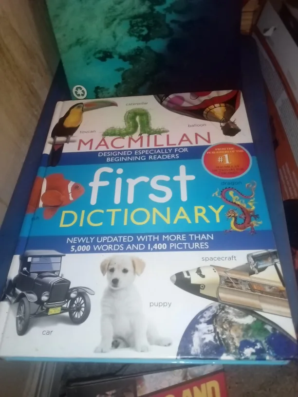 Macmillan First Dictionary & Planet Earth Book Set thumbnail