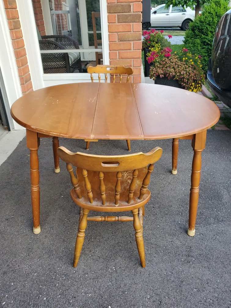 Wood kitchenTable with 4 chairs thumbnail