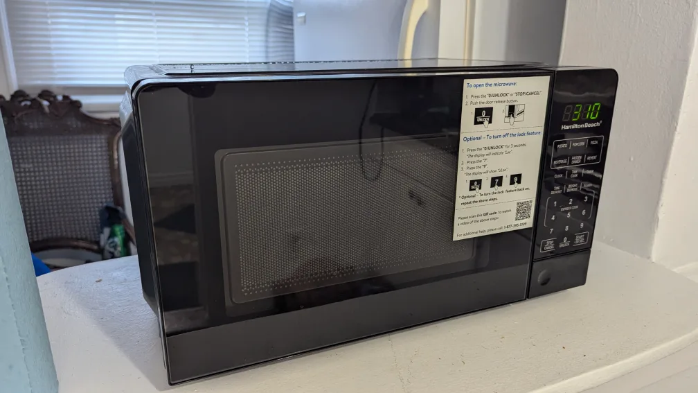 Hamilton Beach Microwave - Like New! thumbnail