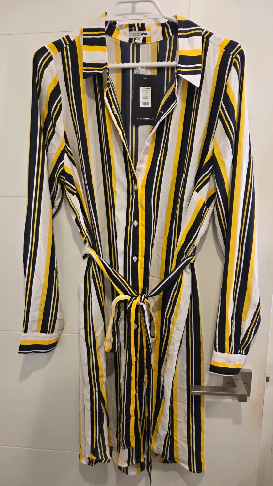 1X FashionNova Summer Shirt Dress thumbnail