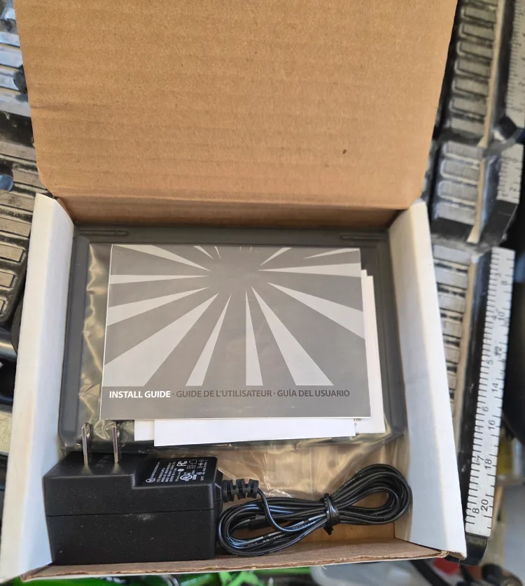 Dynex DX-E402 4 Port 10/100 Mbps Router thumbnail